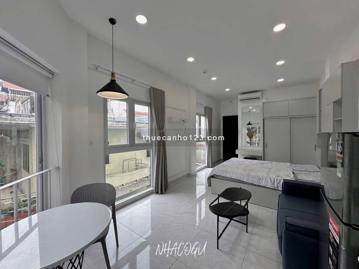 Cho thuê căn hộ studio full nội thất, ban công ngay nhà ga T3, quận Tân Bình