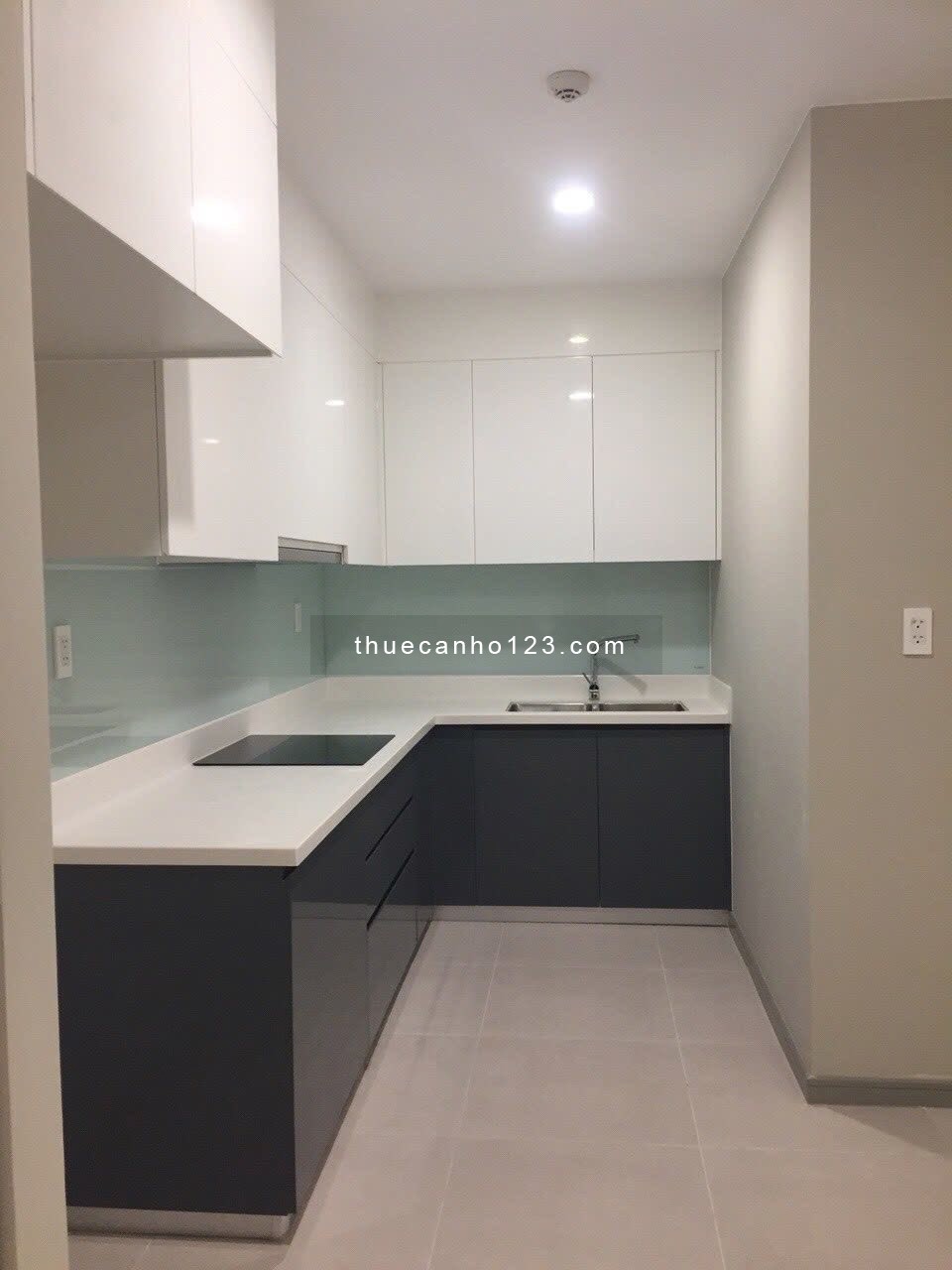 Cho thuê CC Gold View – Căn 2PN 80m², Tầng Trung Thoáng Mát, Giá Chỉ 16 Triệu