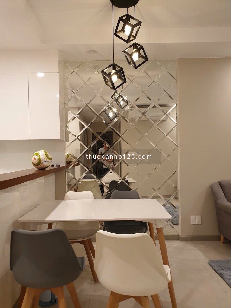 Thuê Ngay Gold View Q4 – 2PN đẹp, Full Đồ, Giá 16tr