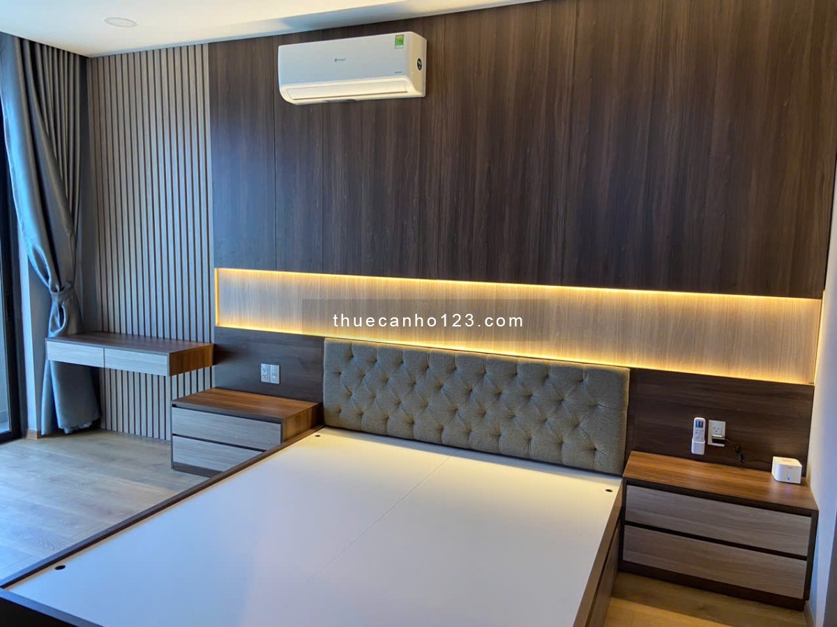 Cho thuê căn hộ 3PN-3WC full nội thất chung cư Park Legend, ở ngay. LH 0932192028-Ms.Mai