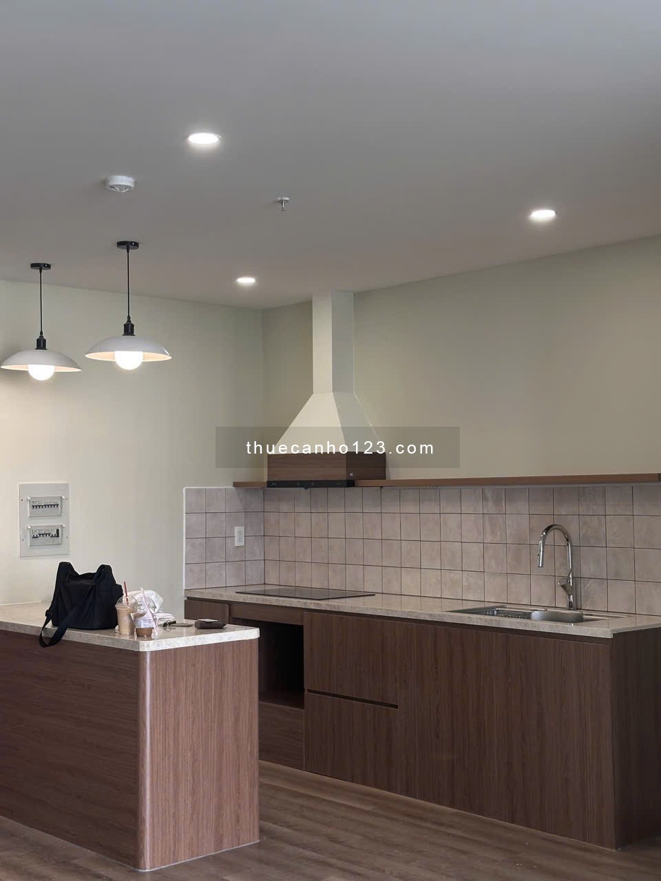 Cho thuê Petroland Q2 (100m, 2pn giá 15 tr/th )(150m,3pn giá 18tr/th) nhà mới đẹp 100% ban công lớn