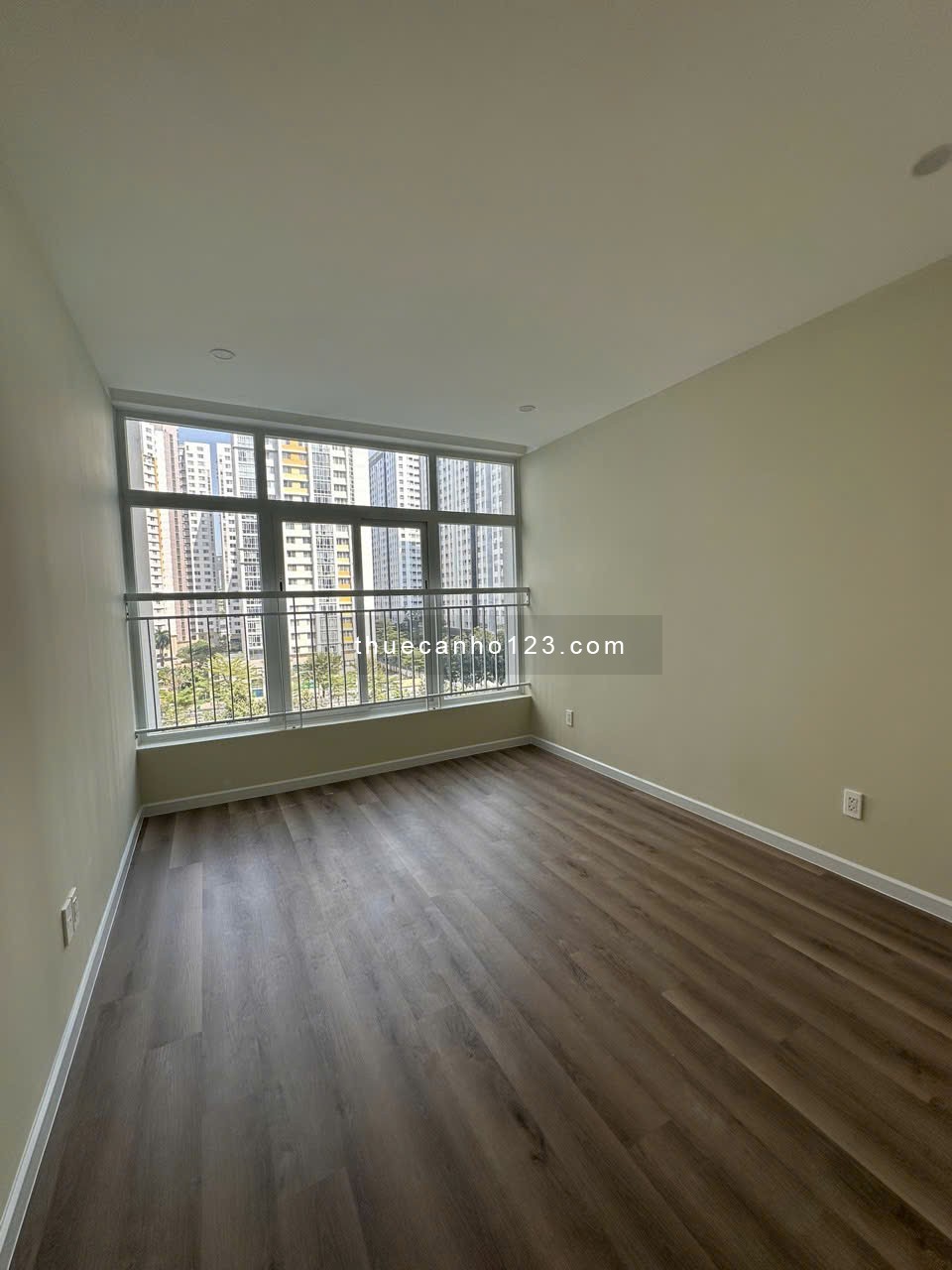 Cho thuê Petroland Q2 (100m, 2pn giá 15 tr/th )(150m,3pn giá 18tr/th) nhà mới đẹp 100% ban công lớn