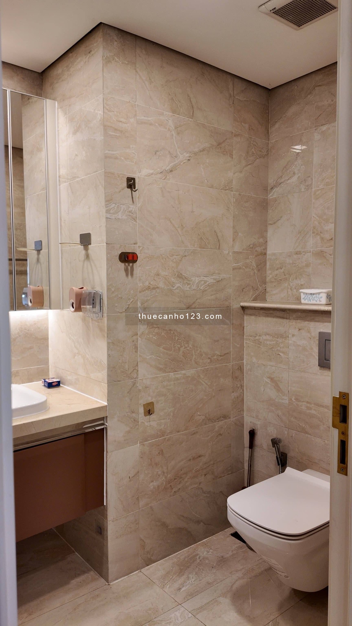 Vinhomes Ba Son – Căn hộ 2PN tầng cao View Thảo Cầm Viên cần cho thuê