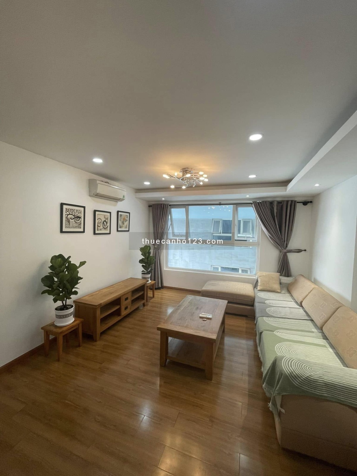 Căn hộ chung cư Ruby Tân Bình 140m2, 3p ngủ, full Nội thất giá 12tr/th