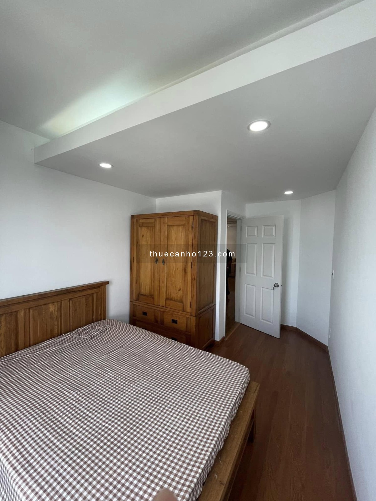 Căn hộ chung cư Ruby Tân Bình 140m2, 3p ngủ, full Nội thất giá 12tr/th