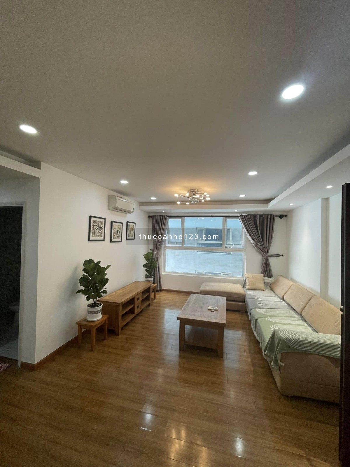 Căn hộ chung cư Ruby Tân Bình 140m2, 3p ngủ, full Nội thất giá 12tr/th