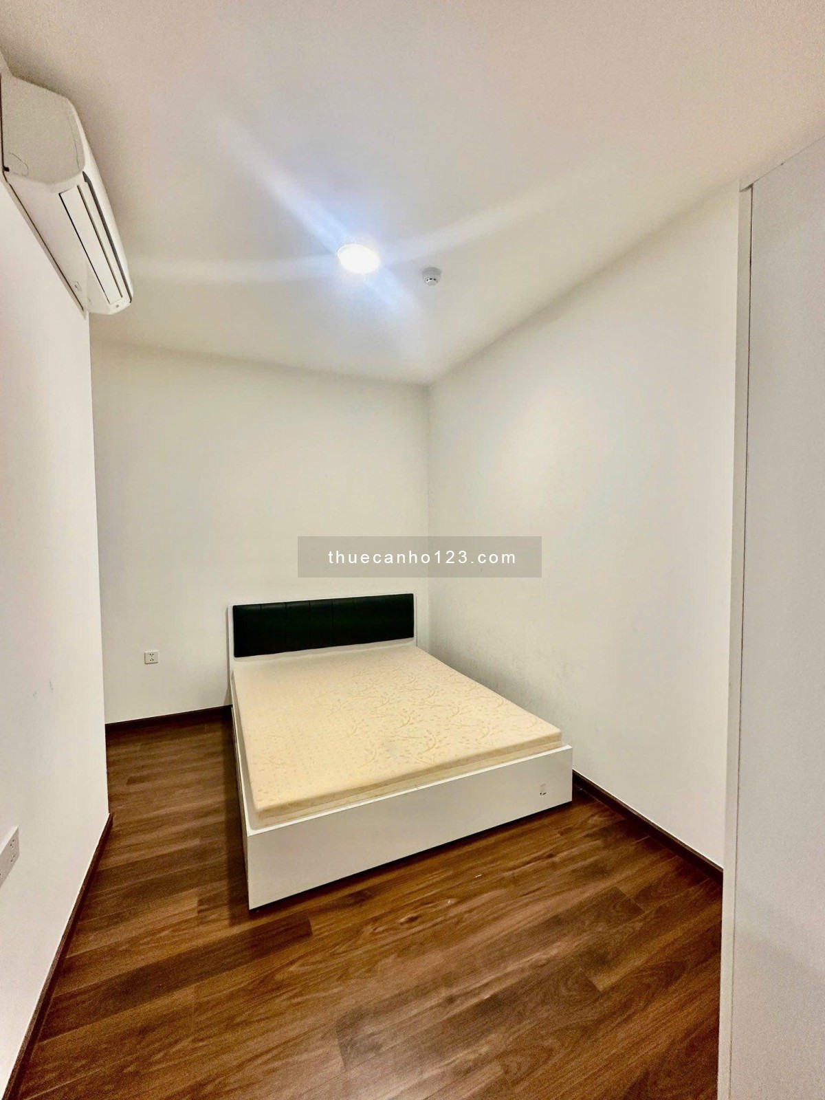 Căn hộ 96m2, 2p ngủ, Nội thất, C/c Ruby Tân Bình giá 10,5tr