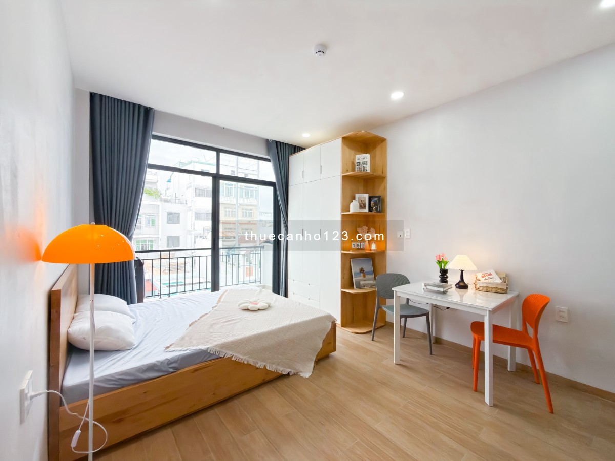 Trống lại căn hộ 40m2 ban công ngay Trần Kế Xương gần khu ẩm thực Phan Xích Long giáp Quận 1, 3