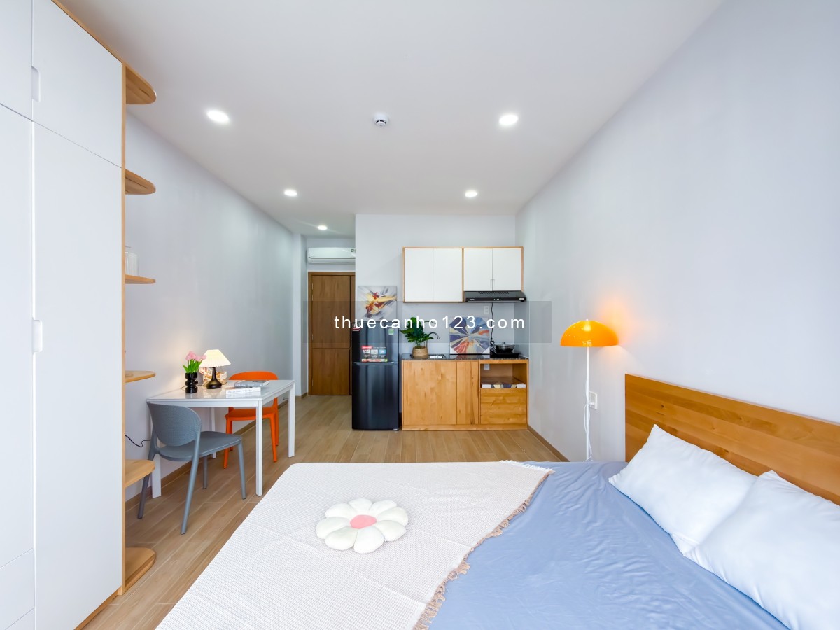 Trống lại căn hộ 40m2 ban công ngay Trần Kế Xương gần khu ẩm thực Phan Xích Long giáp Quận 1, 3