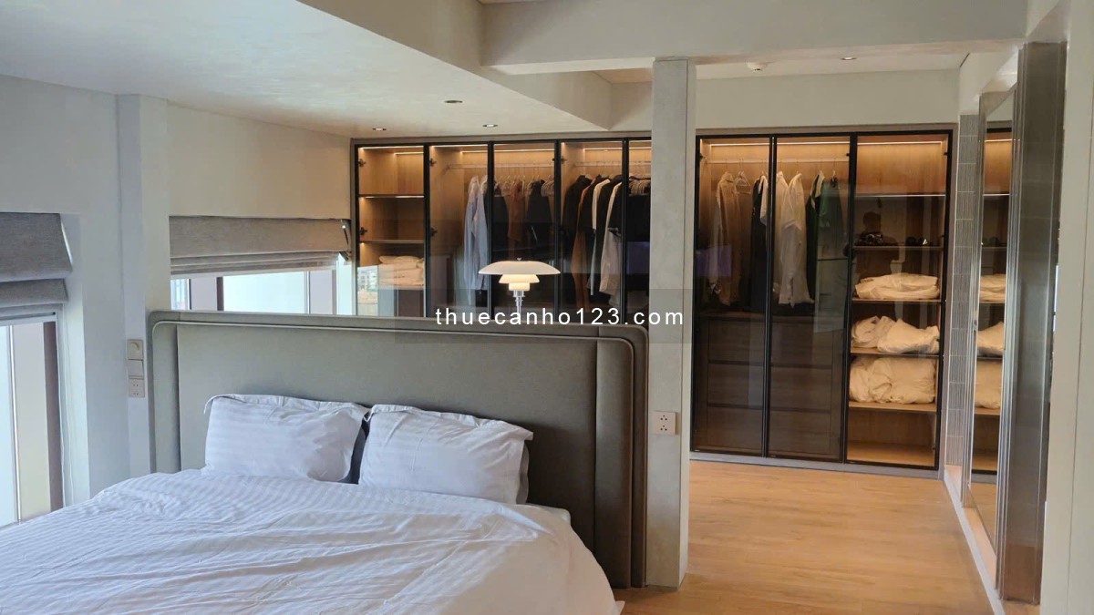 Hiếm, Căn loft 2 phòng ngủ đập thông 165m2, nội thất cao cấp. Giá 5000$, tại Galleria Metropole