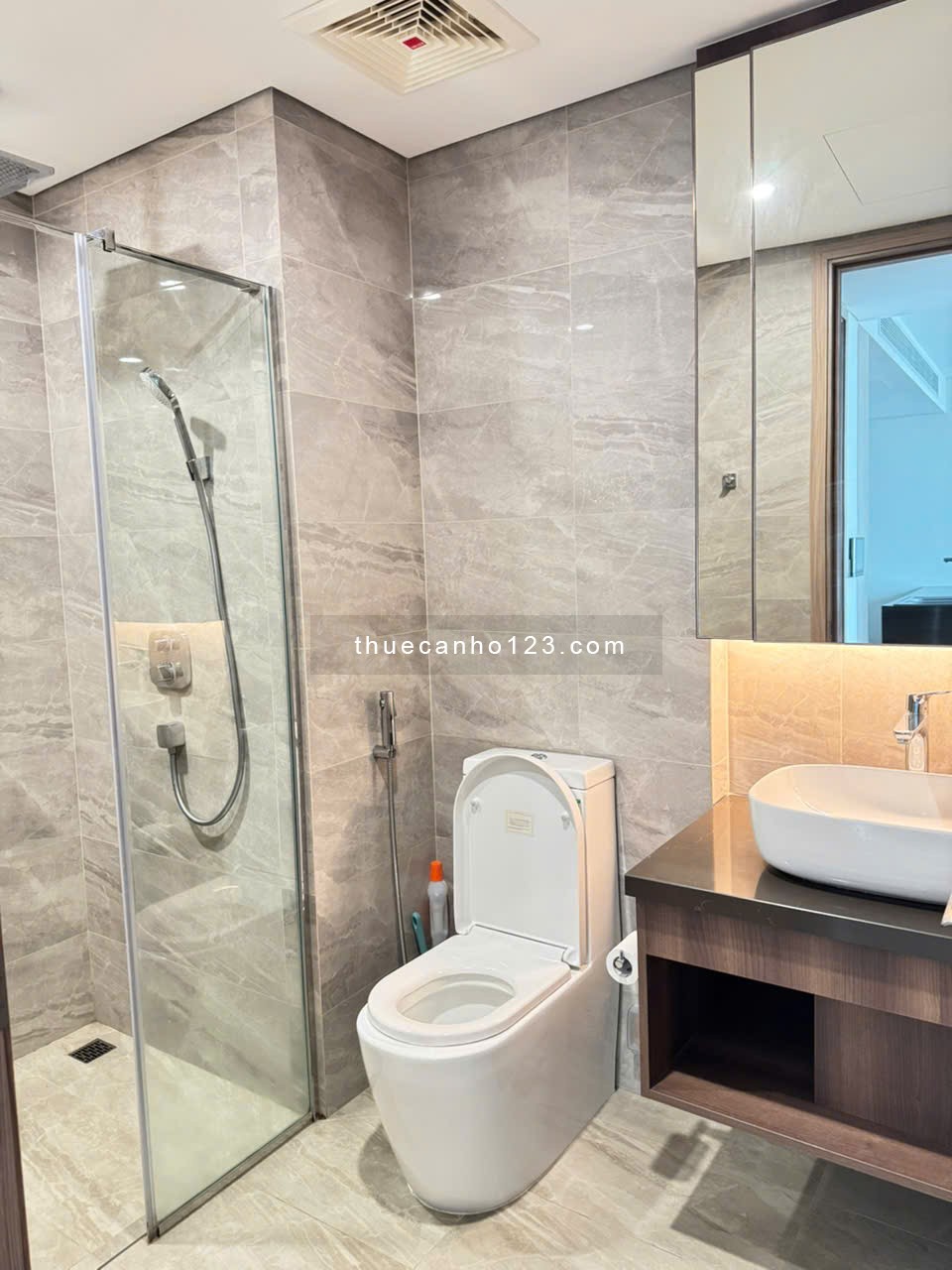 Giá cực tốt, Cho thuê căn 1 phòng ngủ 55m2, Nội thất đầy đủ, Giá 23 triệu. Tại Thảo Điền Green