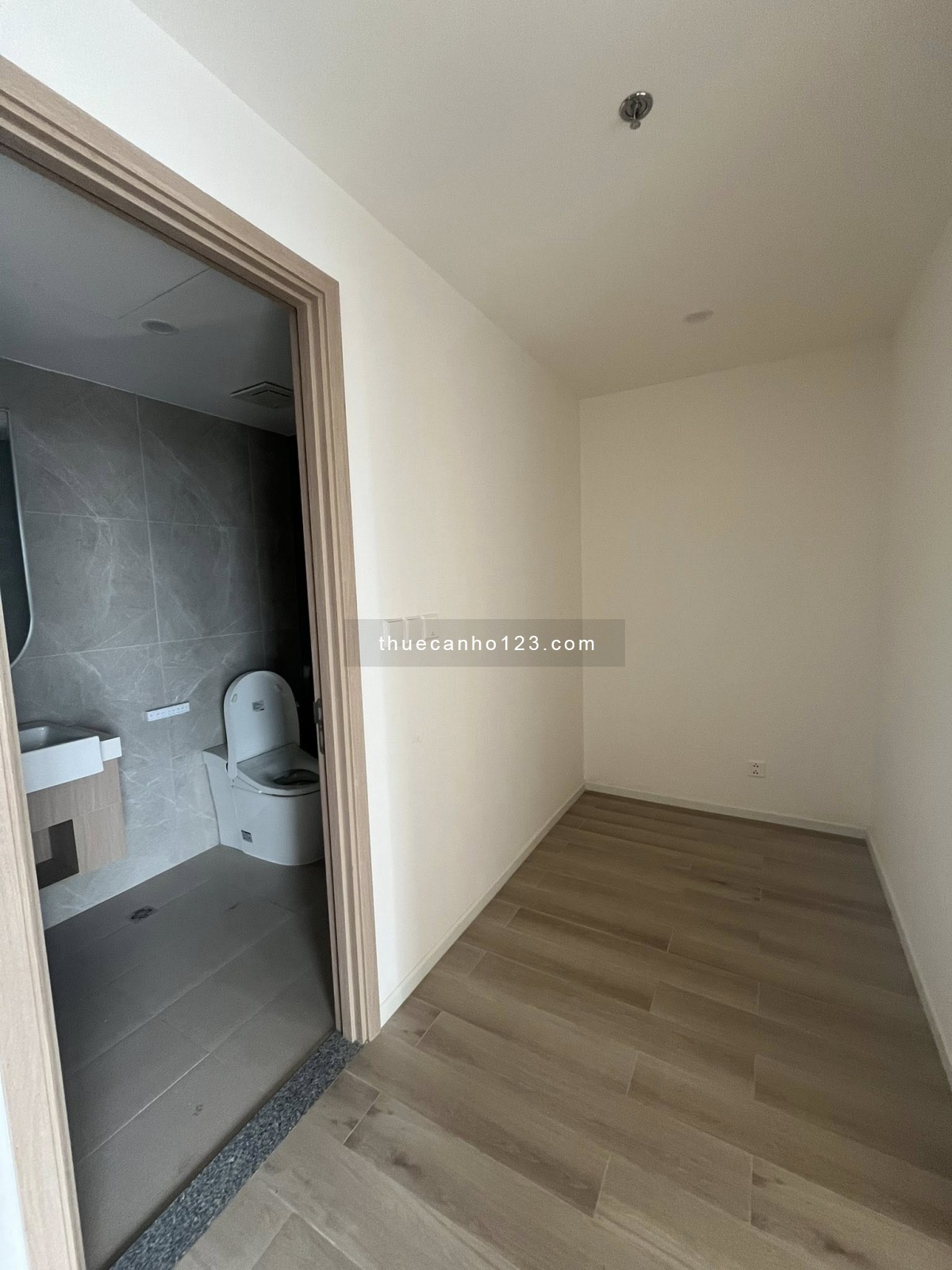 Cho thuê căn hộ 1Pn Bếp Rèm Masteri Center Point