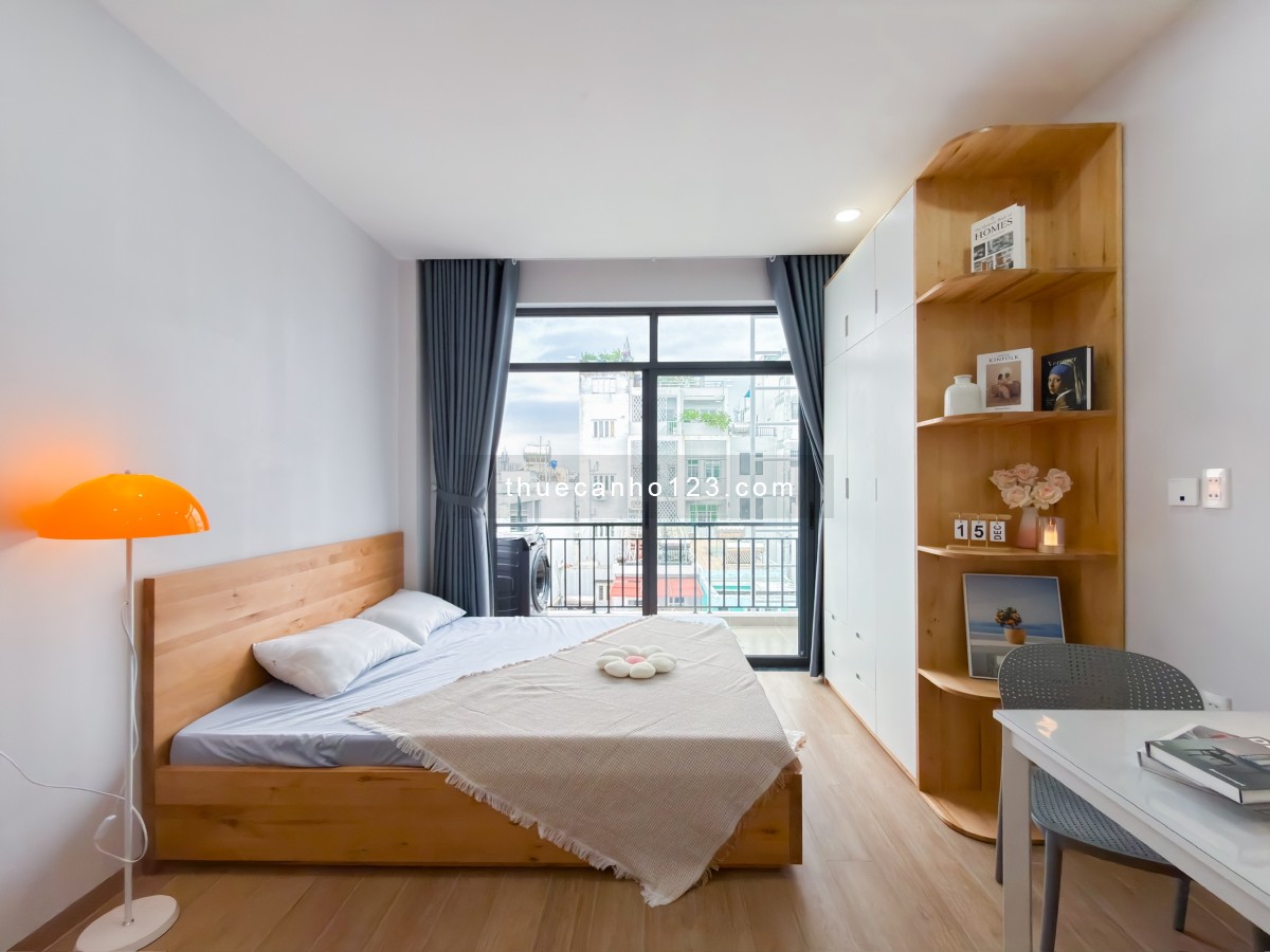 Trống lại căn hộ 40m2 ban công ngay Trần Kế Xương gần khu ẩm thực Phan Xích Long giáp Quận 1, 3