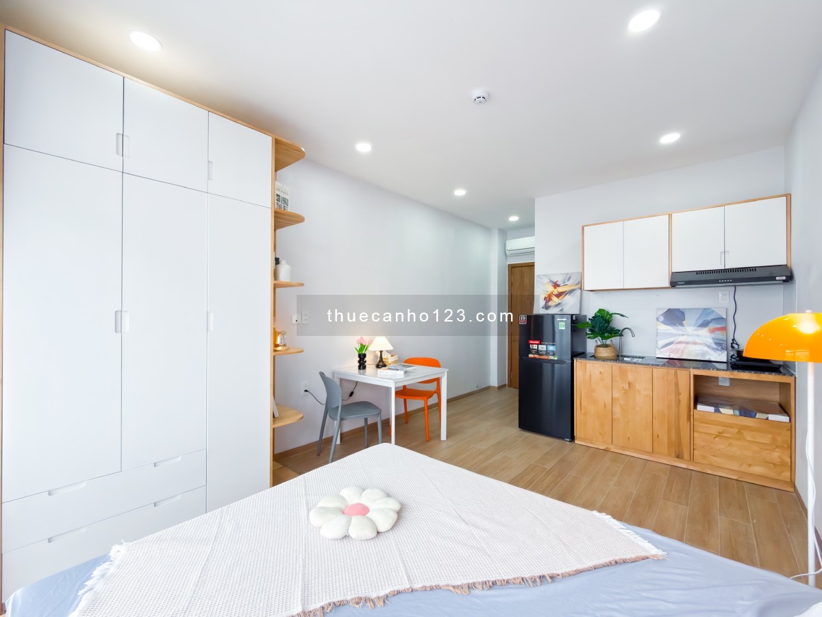 Trống lại căn hộ 40m2 ban công ngay Trần Kế Xương gần khu ẩm thực Phan Xích Long giáp Quận 1, 3