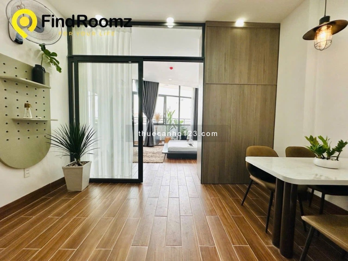 Cho thuê căn hộ giá cực tốt – Ban công lớn – Tách bếp