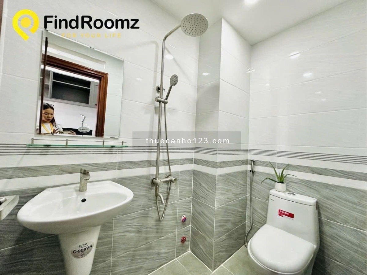 Cho thuê căn hộ giá cực tốt – Ban công lớn – Tách bếp