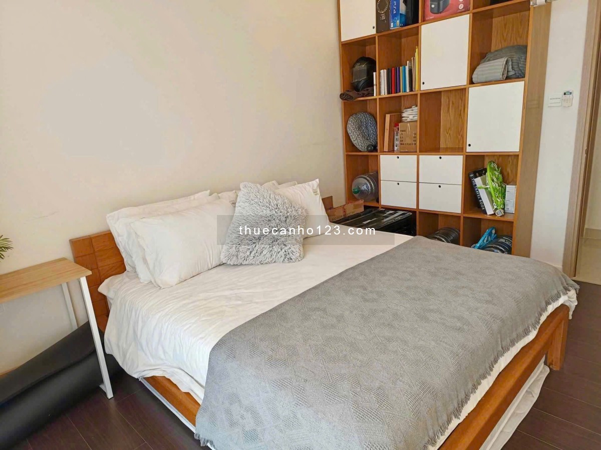 Căn hộ 3PN view sông cực đẹp. đón nắng sáng dễ chịu, nội thất đầy đủ. Giá 23 triệu, The Sun Avenue