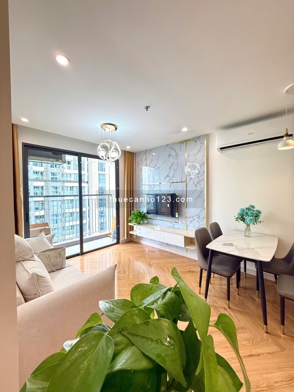 Cho thuê Căn 1N+ tòa S1 – full đồ, giá rẻ trong phân khúc