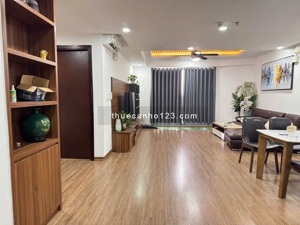 Cho thuê CC Royal Park – căn hộ 3PN/3VS, full nội thất