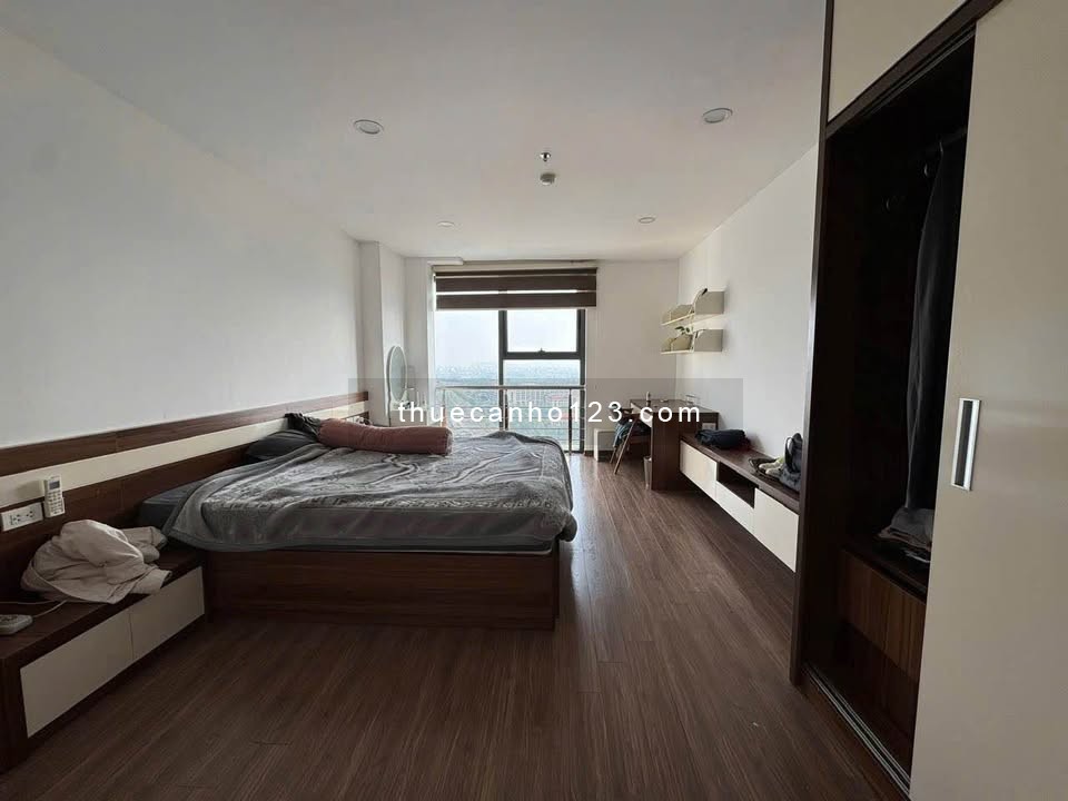 Cho thuê CC Royal Park – căn hộ 3PN/3VS, full nội thất