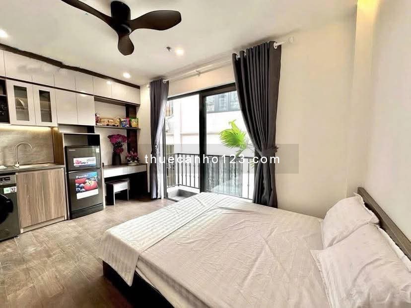 Cho thuê chdv ở Hoa Hồng Q. Phú Nhuận full nội thất có ban công gần bờ kè Hoàng Sa Trường Sa