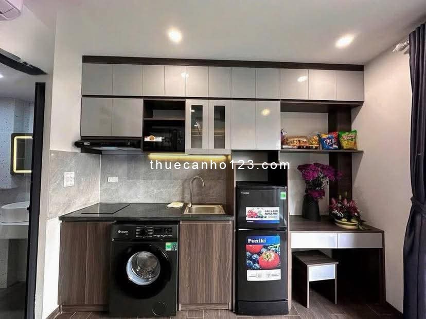 Cho thuê chdv ở Hoa Hồng Q. Phú Nhuận full nội thất có ban công gần bờ kè Hoàng Sa Trường Sa