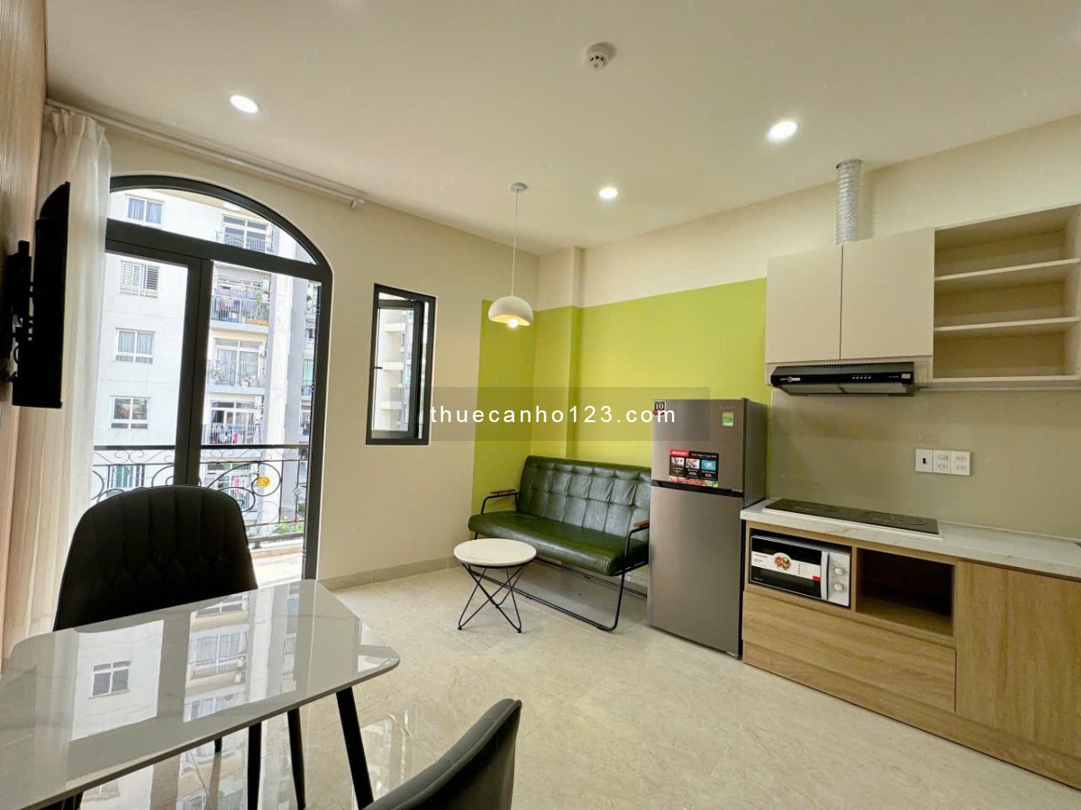 Căn hộ 1 phòng ngủ – Tách bếp – Ban công – Full nội thất mới xây ngay sân bay Tân Sơn Nhất