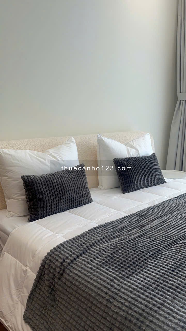Cho thuê 1 phòng ngủ 61m2 nội thất cao cấp, thiết kế Hiện đại. mà chỉ 1200$, tại Thảo Điền Green - Ảnh 4