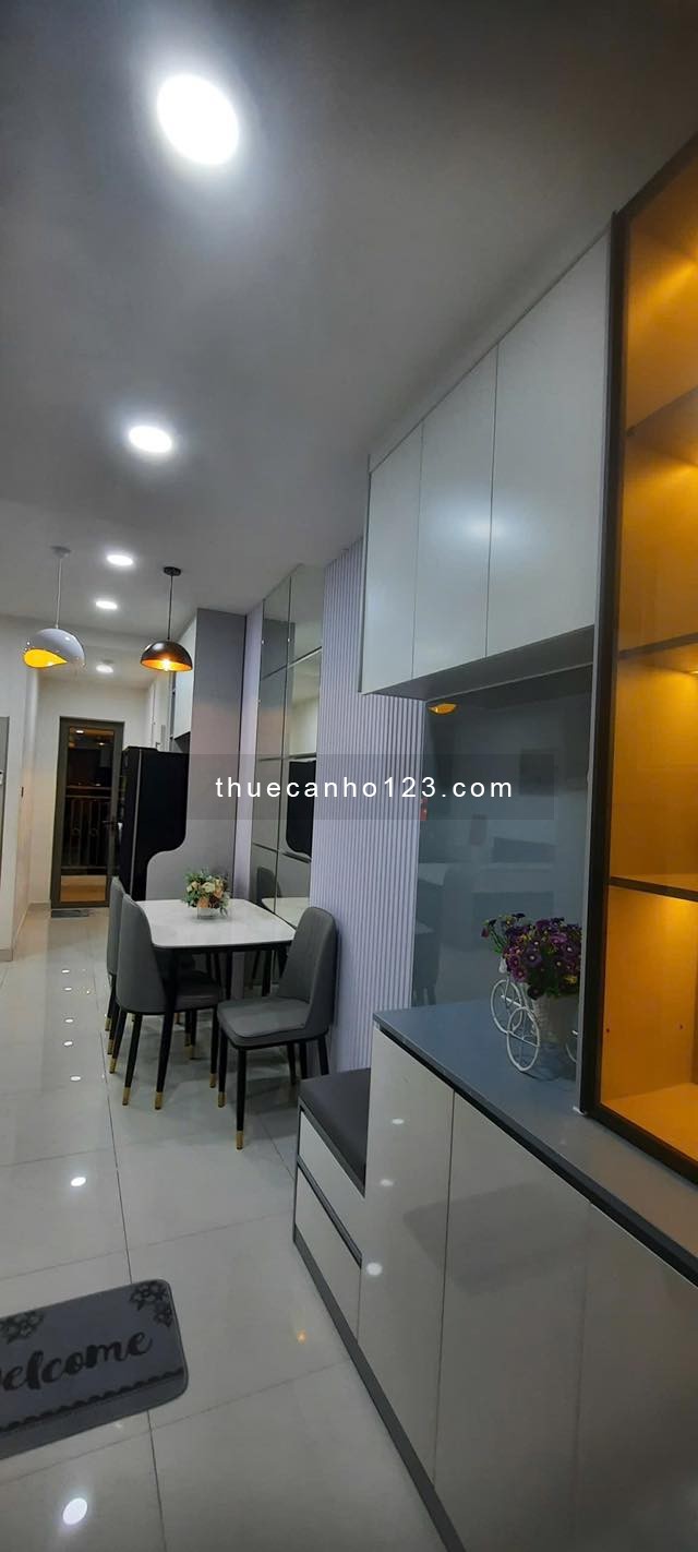 Cho thuê Saigon Royal Bến Vân Đồn – Nhà đẹp, tiện ích full - Ảnh 1