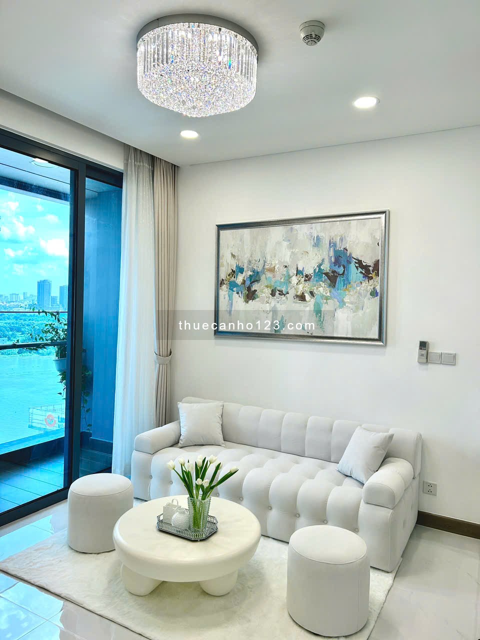 Cho thuê 1 phòng ngủ tầng cao view sông cực đẹp, nội thất bắt mắt, giá 25 triệu. tại Sunwah Pearl - Ảnh 1
