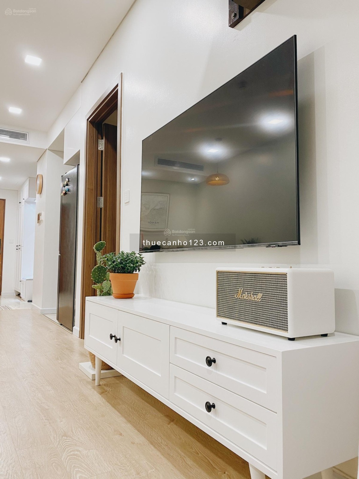 Cho thuê căn hộ Vinhomes Nguyễn Chí Thanh, 115 m2, đẹp, nhiều tiện ích, 26 triệu - Ảnh 1