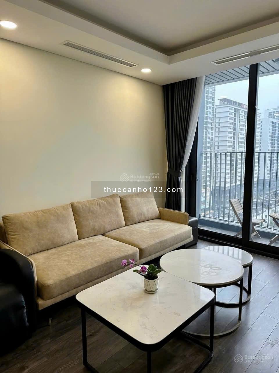 Chính chủ cho thuê CC Vinhomes Nguyễn Chí Thanh 86m2, tầng 20, full NT đẹp - Ảnh 2