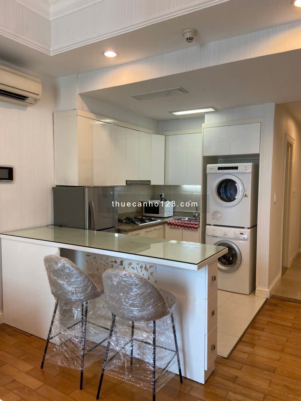 Cho thuê căn hộ 1phòng ngủ, lầu cao view tuyệt đẹp, nội thất cao cấp giá 15 triệu/tháng - Ảnh 2