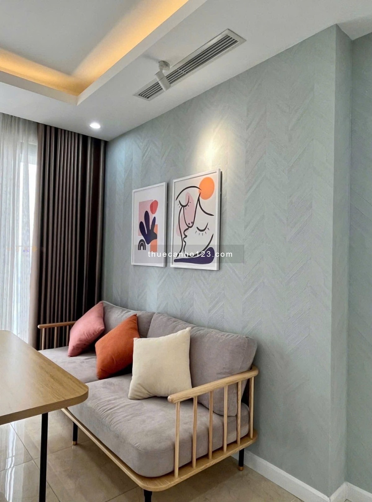 Cho thuê 2 ngủ căn góc đẹp C2 D'capitale - Ảnh 2