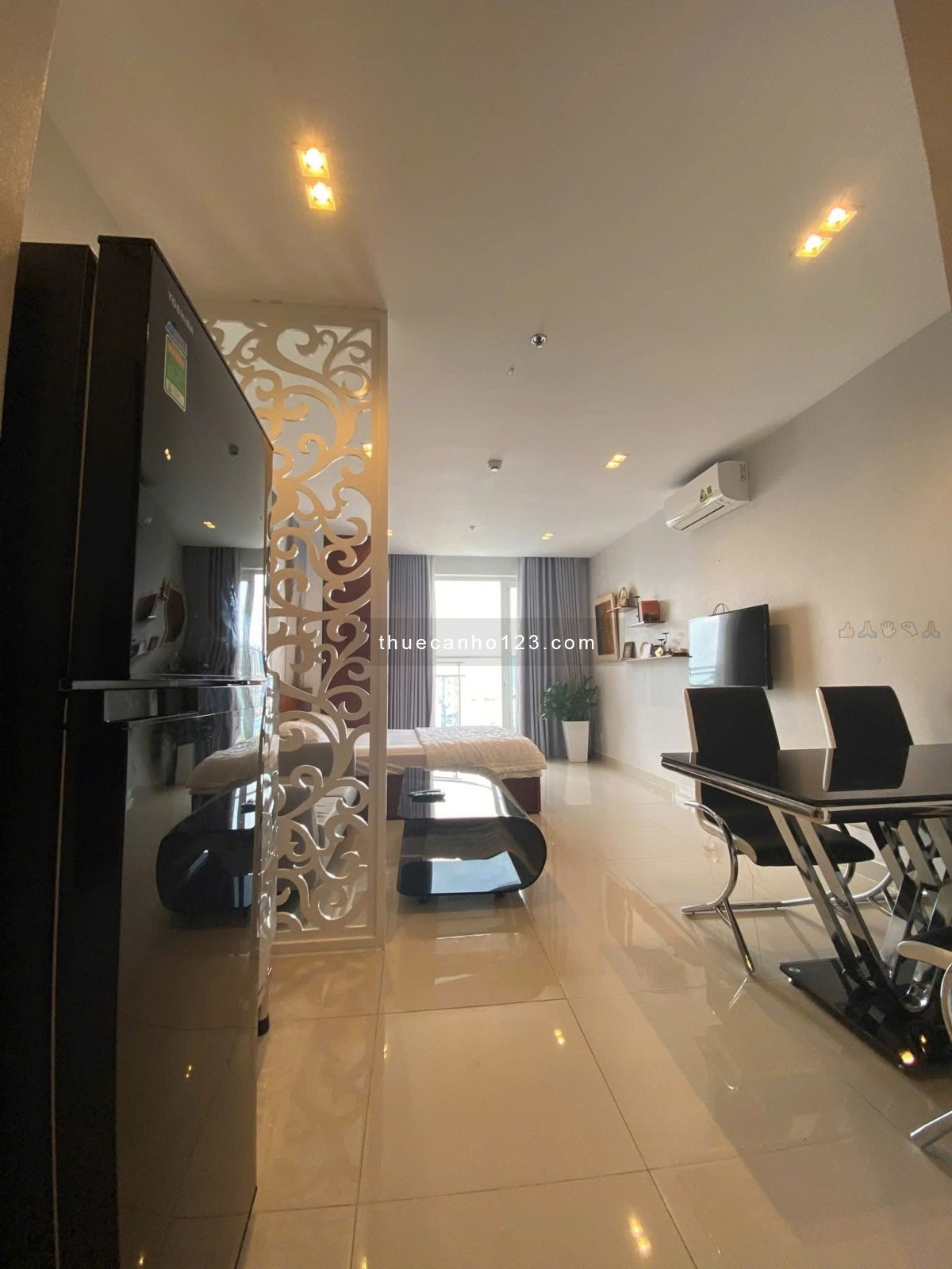 C/c Sky Center, Phổ Quang, P2, TB: 47m2, Officetel, Nội thất mới, 11tr/th. - Ảnh 1