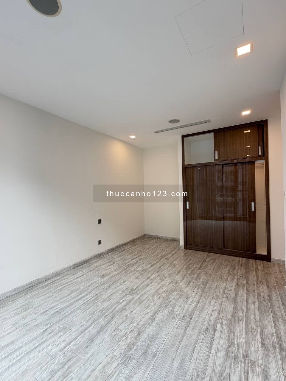 Cho thuê căn hộ 2PN -2WC -83m2 loại OT tại Vinhomes Golden River - Bason Quận 1 giá chỉ 28 triệu/th - Ảnh 9