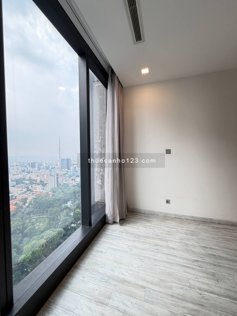 Cho thuê căn hộ 2PN -2WC -83m2 loại OT tại Vinhomes Golden River - Bason Quận 1 giá chỉ 28 triệu/th - Ảnh 14