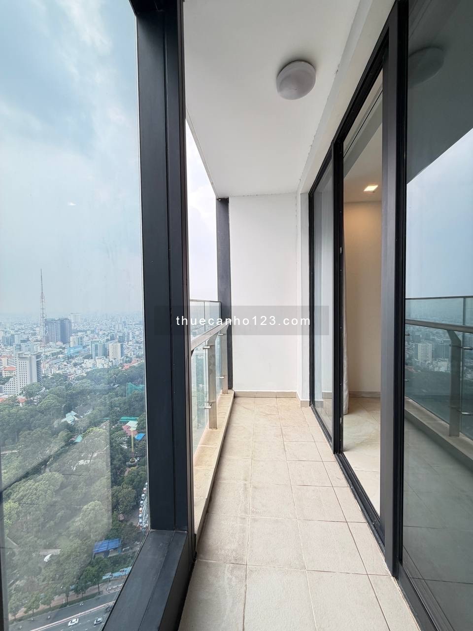 Cho thuê căn hộ 2PN -2WC -83m2 loại OT tại Vinhomes Golden River - Bason Quận 1 giá chỉ 28 triệu/th - Ảnh 8