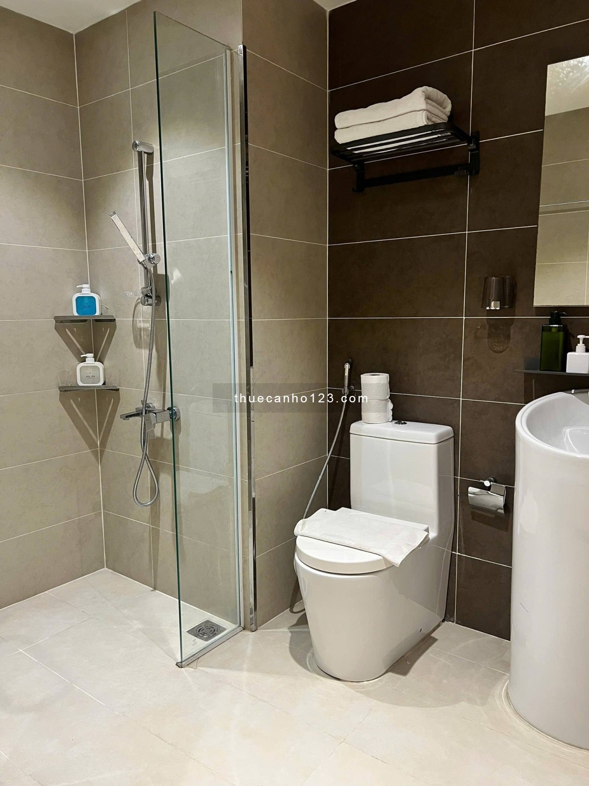 Cho thuê căn hộ officetel Sunrise City Quận 7 - Ảnh 2