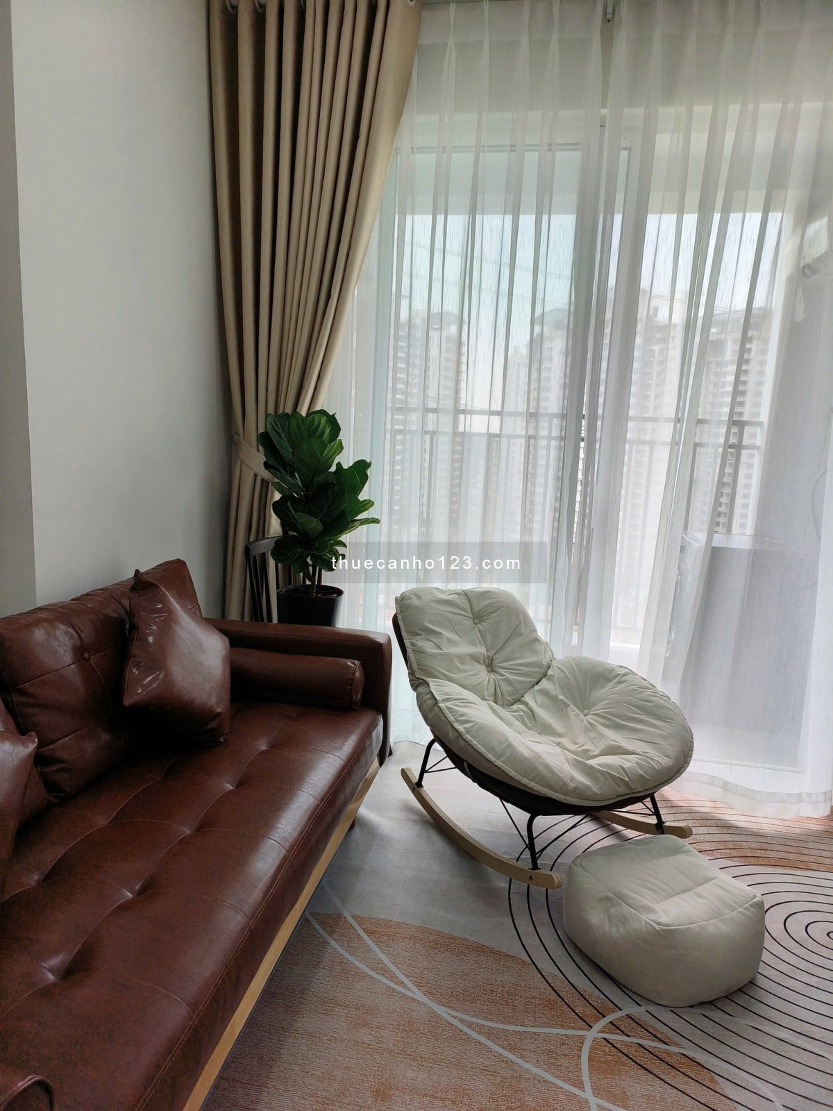 Cho thuê OT Sunrise 50m2, ngăn 2pn1wc giá 12,5tr bao phí Ql - Ảnh 1