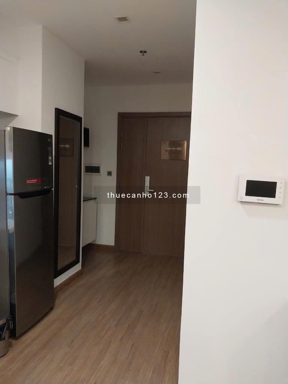 Cho thuê căn hộ 55 m2 1 P. NGỦ M2 Vinhomes Metropolis Liễu Giai - Ảnh 1