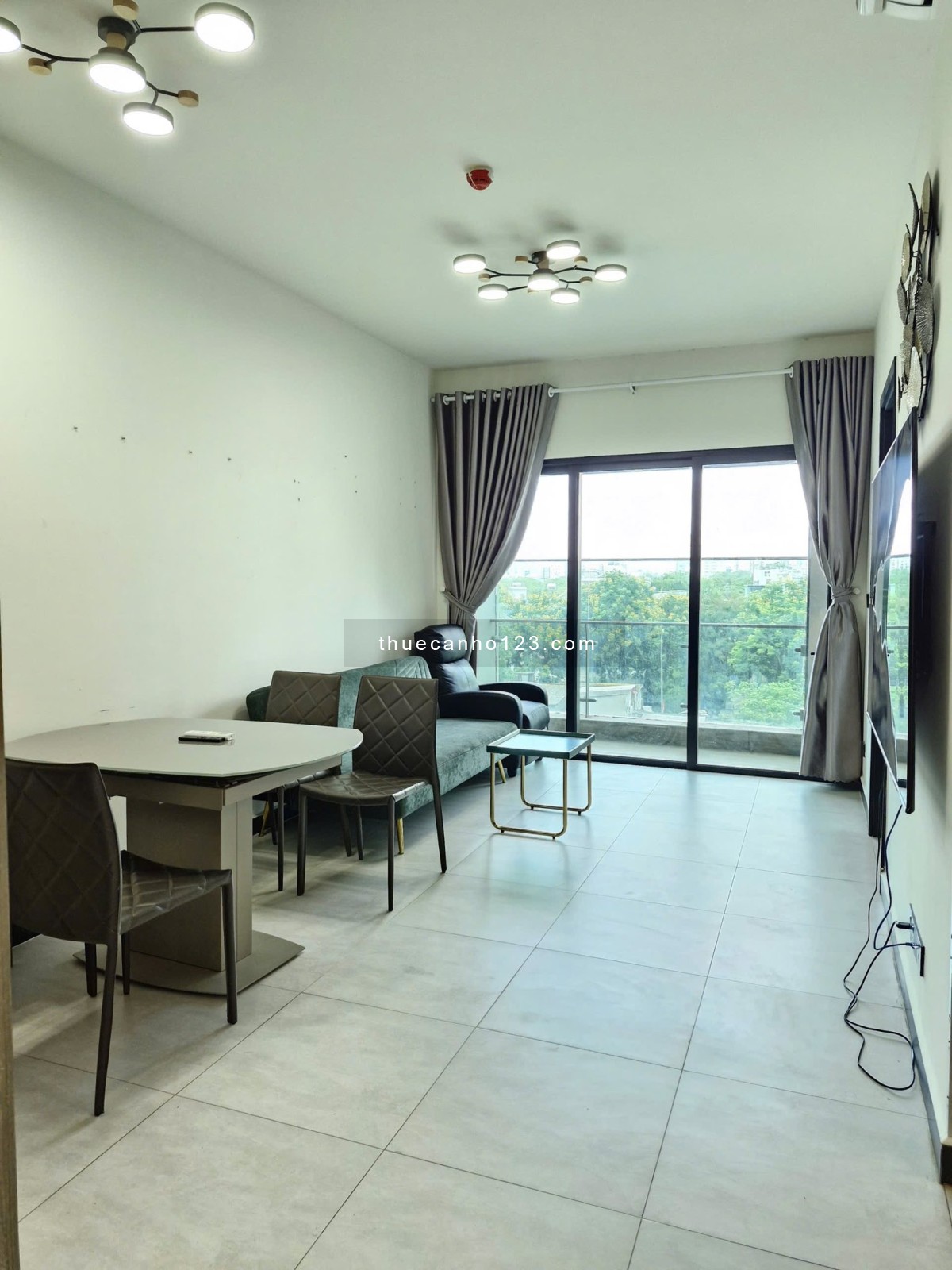 Căn hộ cao cấp De La Sol cần cho thuê 2PN full nội thất nhà đẹp chỉ 22 tr/tháng - Ảnh 1