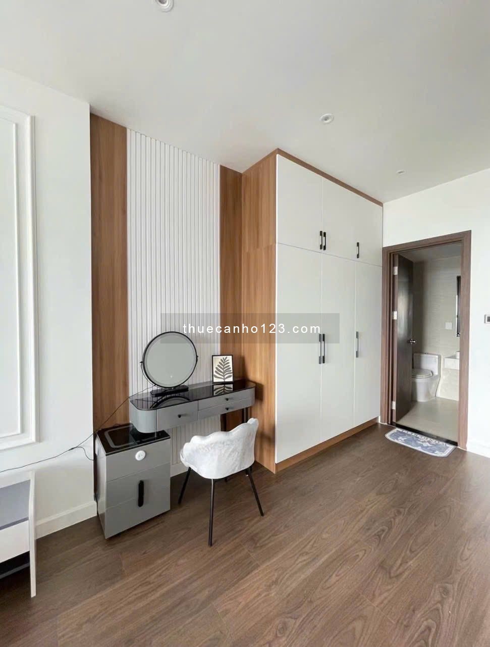 Căn 2PN trống tại Saigon Royal – quận 4, view đẹp, sát Quận 1 - Ảnh 3