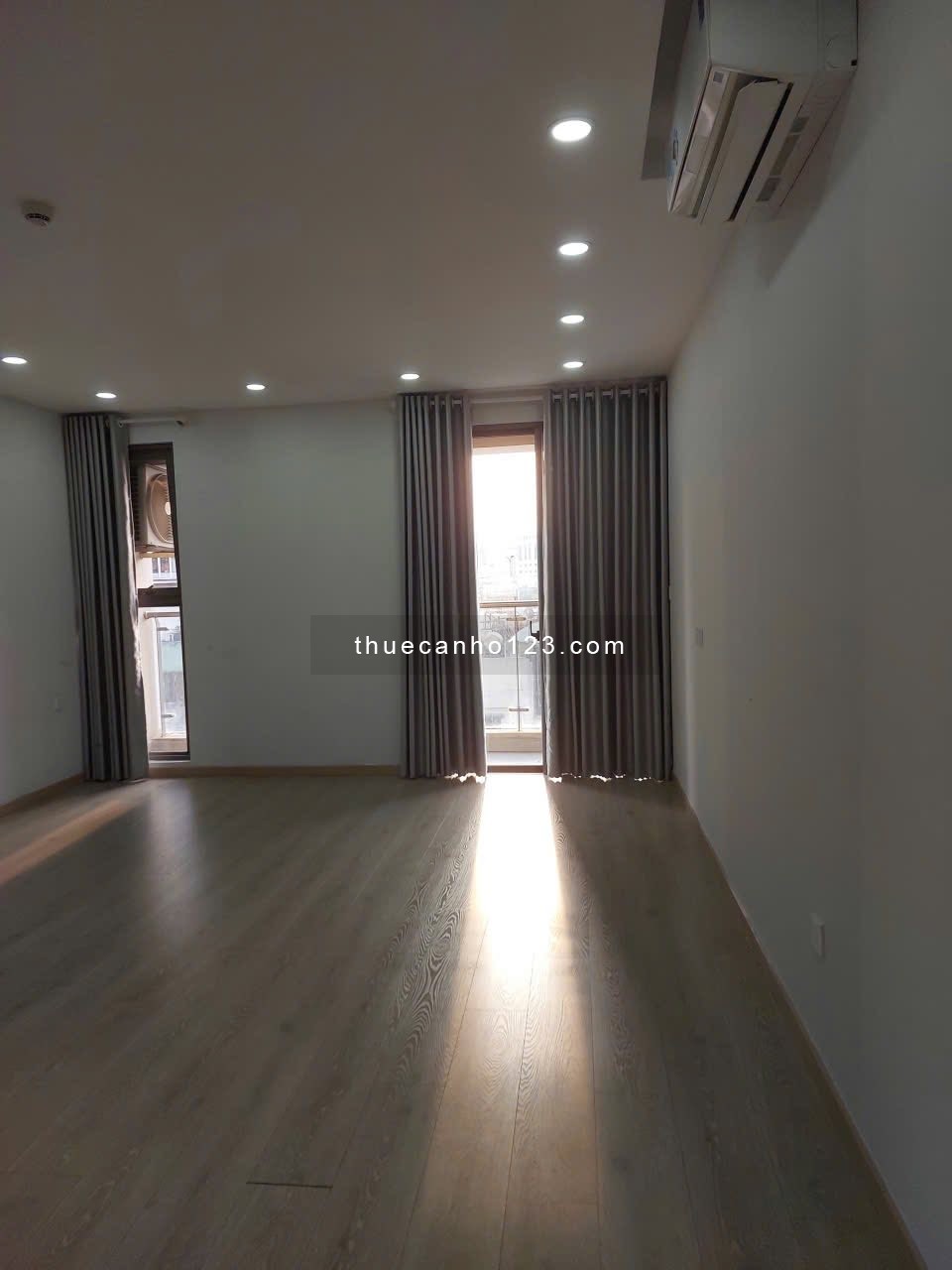Studio Millennium Q4 – 45m², ban công riêng, view đẹp, giá 12,5 triệu - Ảnh 2