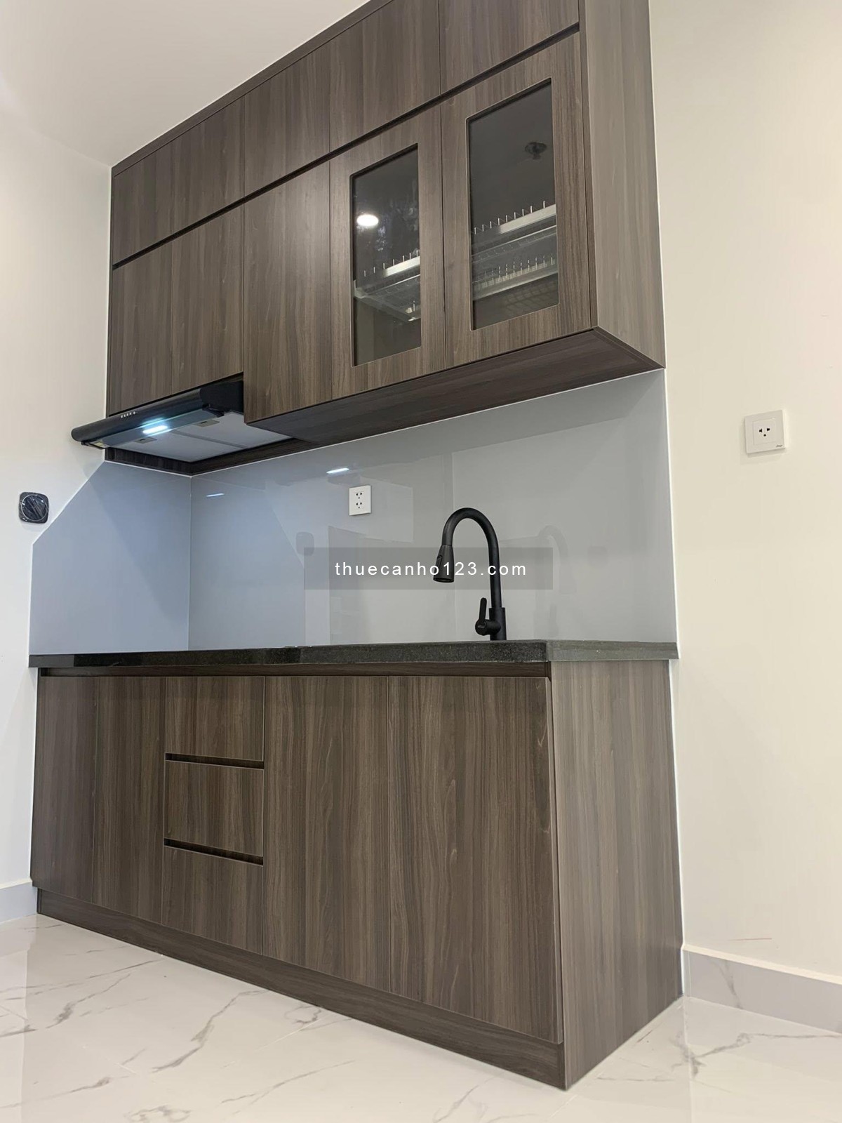 Cho thuê C/c Phú Thạnh, đường Nguyễn Sơn căn 2p ngủ giá 9,5tr - Ảnh 1
