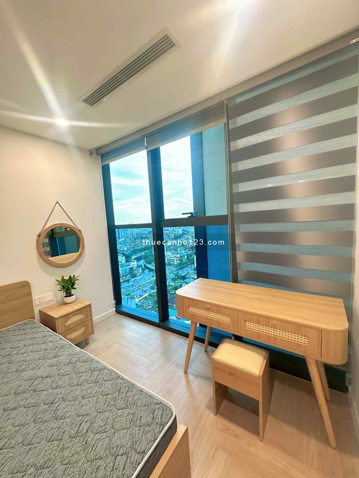 Cần cho thuê lại căn hộ riêng 35m2 - gồm 1pn1wc trong toà The Ninety - 90 đường Láng gần Royal City - Ảnh 1