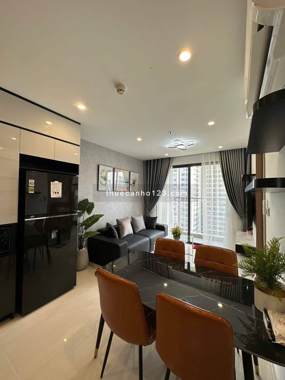 Cho thuê 2PN Full nội thất Luxury – 10tr | View ngoài nhìn về công viên cầu vòng đẹp - Ảnh 4