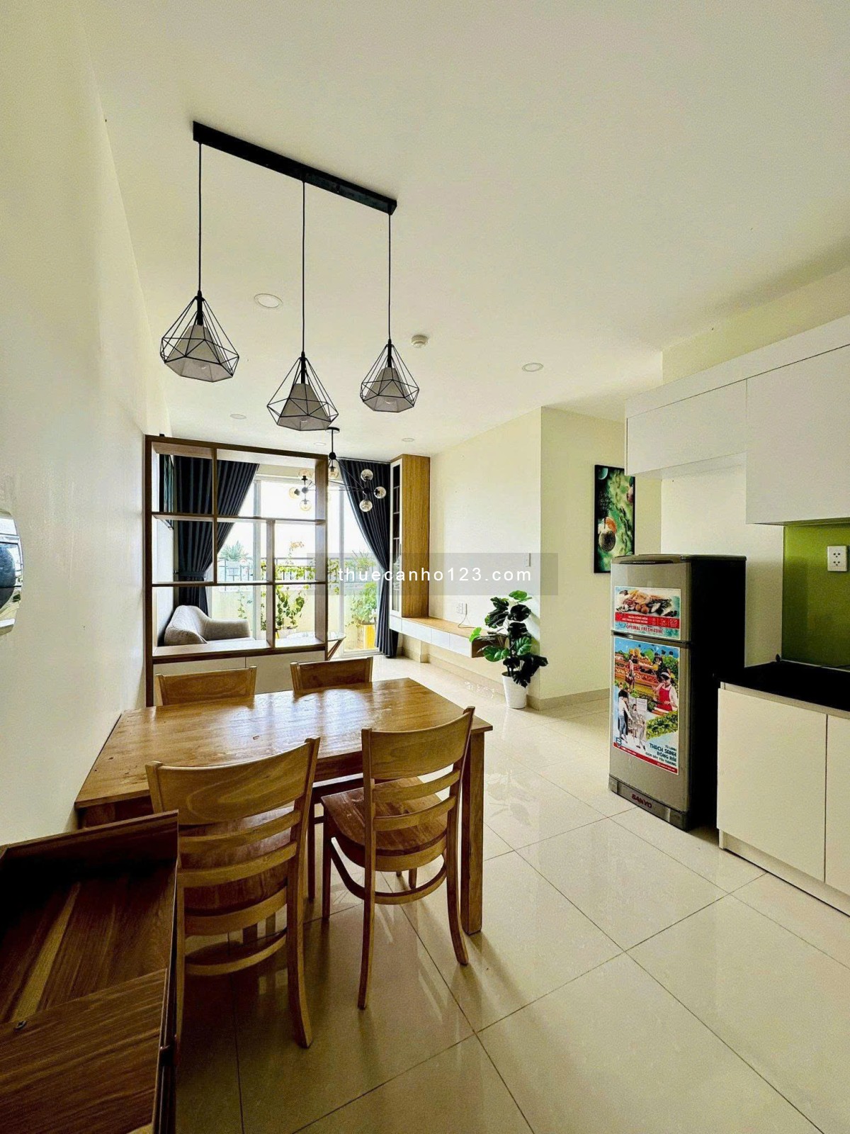 Chung cư 10A Trần Nhật Duật, Q1: 2PN, 2WC, full nội thất, 11tr5/th, ban công - Ảnh 1
