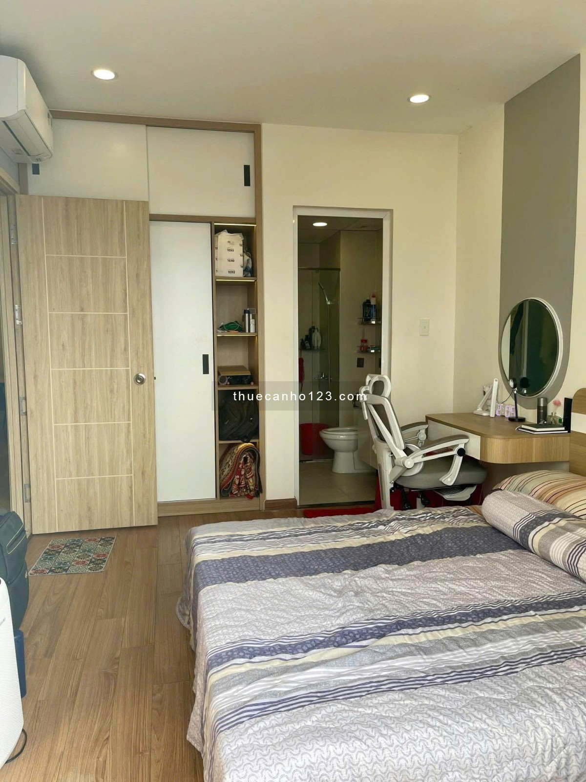 Chung cư 10A Trần Nhật Duật, Q1: 2PN, 2WC, full nội thất, 11tr5/th, ban công - Ảnh 2