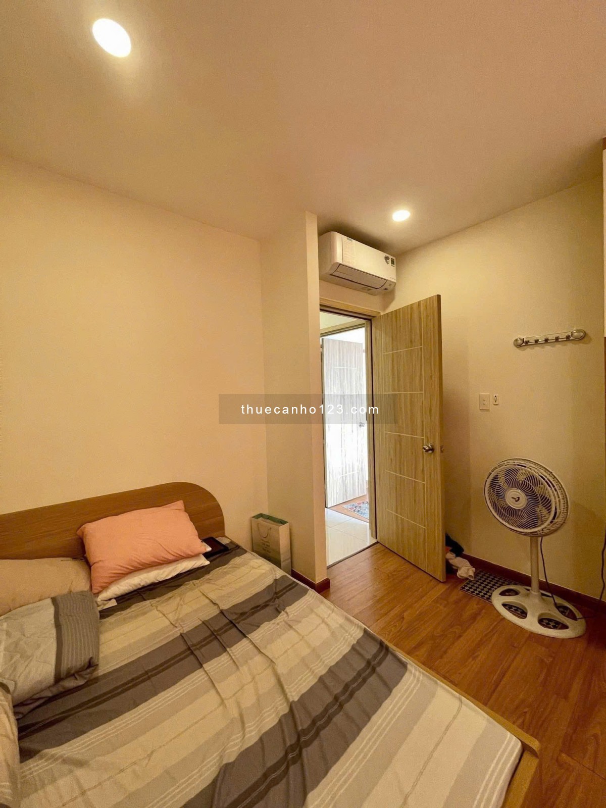 Chung cư 10A Trần Nhật Duật, Q1: 2PN, 2WC, full nội thất, 11tr5/th, ban công - Ảnh 3